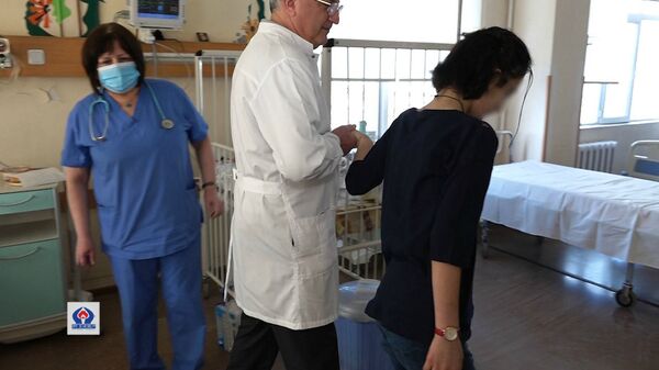 «Ուզում եմ բժիշկ դառնալ». Գյումրիում ծեծված 13-ամյա աղջիկն արդեն խոսում և շարժվում է «Ուզում եմ բժիշկ դառնալ». Գյումրիում ծեծված 13-ամյա աղջիկն արդեն խոսում և շարժվում է - Sputnik Արմենիա