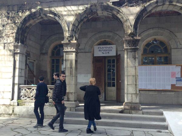 Թեկնածուները ձեռնոց նետեցին․ Արցախում անցկացված ընտրություններին բոլորը դիմակով էին - Sputnik Արմենիա