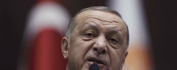 Президент Турции Реджеп Тайип Эрдоган в парламенте (4 марта 2020). Анкара - Sputnik Արմենիա