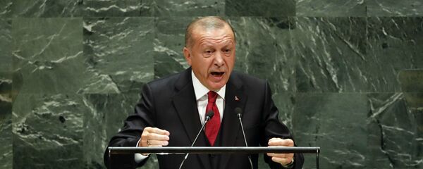 Президент Турции Реджеп Тайип Эрдоган выступает на 74-й сессии Генеральной Ассамблеи ООН (24 сентября 2019). Президент Турции Реджеп Тайип Эрдоган выступает на 74-й сессии Генеральной Ассамблеи ООН (24 сентября 2019). - Sputnik Армения