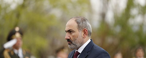 Премьер-министр Никол Пашинян в Пантеоне Ераблур почтил память героев, погибших во время апрельской войны (2 апреля 2020). Еревaн - Sputnik Армения