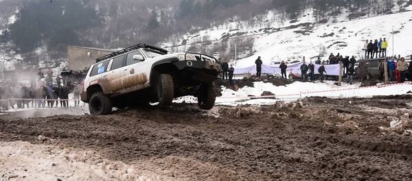 Снег, слякоть и драйв: оффроад гонки в Цахкадзоре Снег, слякоть и драйв: оффроад гонки в Цахкадзоре - Sputnik Армения