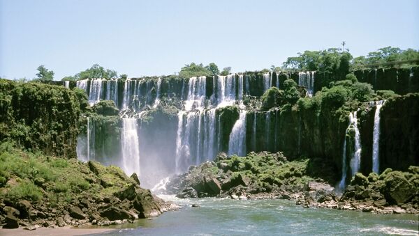 Водопад Игуасу на границе Аргентины и Бразилии - Sputnik Армения