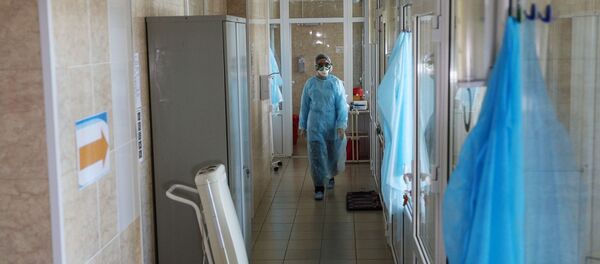 Врач в инфекционном отделении больницы Врач в инфекционном отделении больницы - Sputnik Армения