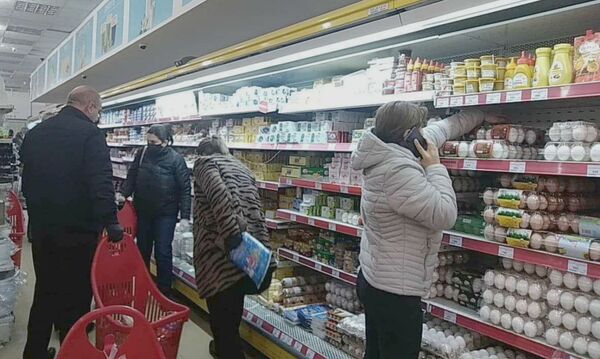 Не дыши на меня, или Кто в ответе за нарушение правил ЧП в супермаркетах - Sputnik Армения