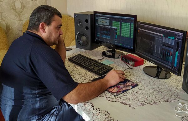 В самоизоляции, или Как живется на карантине гюмрийским мужчинам  - Sputnik Армения