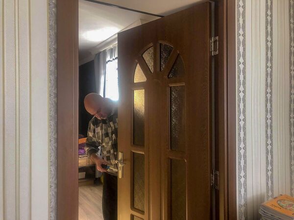 В самоизоляции, или Как живется на карантине гюмрийским мужчинам  - Sputnik Армения