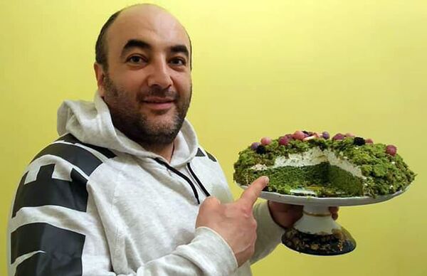 В самоизоляции, или Как живется на карантине гюмрийским мужчинам  - Sputnik Армения