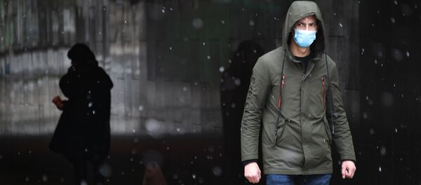 Прохожие в подземном переходе в районе площади Тверская застава в Москве Прохожие в подземном переходе в районе площади Тверская застава в Москве - Sputnik Արմենիա