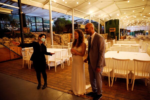 Израильские молодожены во время свадебной церемонии  - Sputnik Армения