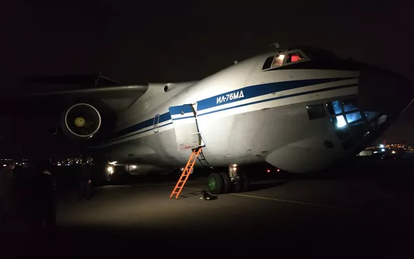 Военные специалисты и техника из России прибыли в Армению для содействия в борьбе с коронавирусом (7 апреля 2020). Еревaн - Sputnik Армения