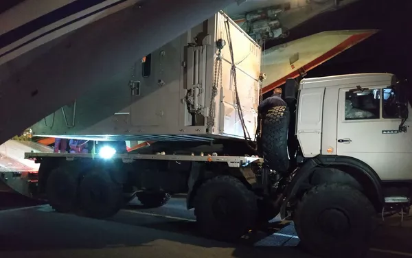 Военные специалисты и техника из России прибыли в Армению для содействия в борьбе с коронавирусом (7 апреля 2020). Еревaн - Sputnik Армения
