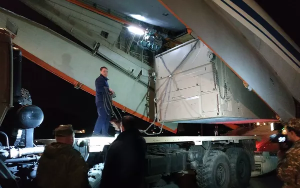 Военные специалисты и техника из России прибыли в Армению для содействия в борьбе с коронавирусом (7 апреля 2020). Еревaн - Sputnik Армения
