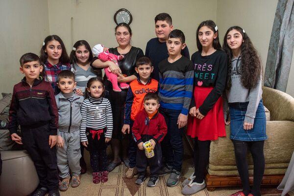 Анна Акопян помогла, но затем… Почему Бежаняны с 12 детьми могут оказаться на улице - Sputnik Армения