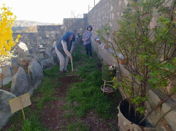 Ինչպես են հայերը պայքարում մեկուսացումից չգժվելու դեմ, կամ մարտահրավեր, որի «հախից կգանք» Ինչպես են հայերը պայքարում մեկուսացումից չգժվելու դեմ, կամ մարտահրավեր, որի «հախից կգանք» - Sputnik Արմենիա