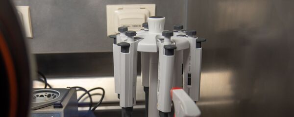 Презентация российской мобильной лаборатории по диагностике коронавируса (9 апреля 2020). Еревaн - Sputnik Արմենիա