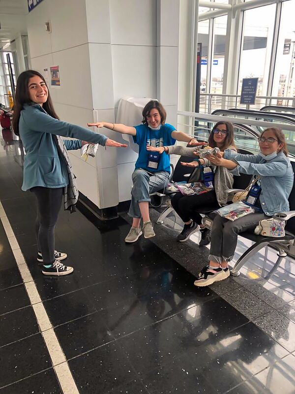 Более трех десятков школьников возвращаются в Армению из США Более трех десятков школьников возвращаются в Армению из США - Sputnik Армения