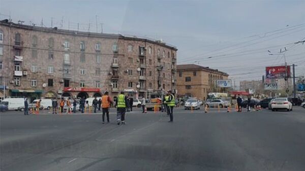 Երթևեկության փոփոխություն կկատարվի Արշակունյաց - Գարեգին Նժդեհ խաչմերուկում. տեսանյութ - Sputnik Արմենիա