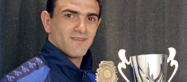 Карен Мнацаканян с кубками Карен Мнацаканян с кубками - Sputnik Армения