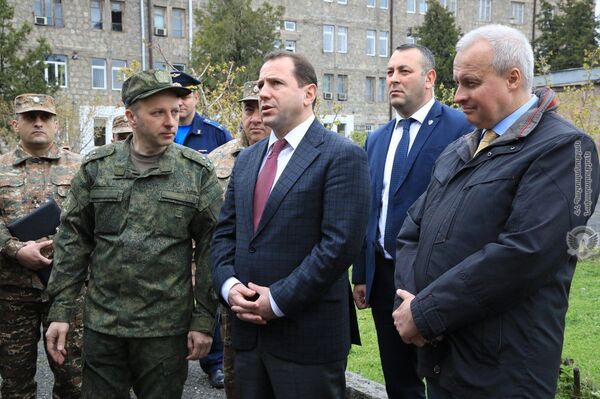 Տոնոյանը և Կոպիրկինն այցելել են Covid-19–ի ախտորոշման շարժական լաբորատորիա - Sputnik Արմենիա
