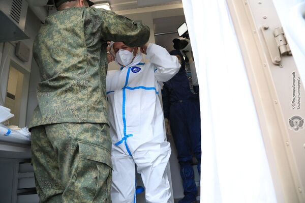 Տոնոյանը և Կոպիրկինն այցելել են Covid-19–ի ախտորոշման շարժական լաբորատորիա - Sputnik Արմենիա