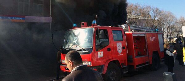 Тактические учения МЧС: защита учеников и сотрудников в случае воздушного налета противника Тактические учения МЧС: защита учеников и сотрудников в случае воздушного налета противника - Sputnik Армения