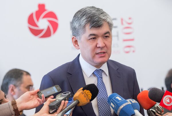 Заместитель министра здравоохранения и социального развития Казахстана Елжан Биртанов Заместитель министра здравоохранения и социального развития Казахстана Елжан Биртанов - Sputnik Армения