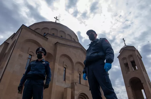 Праздник Пасхи во время ЧС (12 апреля 2020). Еревaн Праздник Пасхи во время ЧС (12 апреля 2020). Еревaн - Sputnik Армения