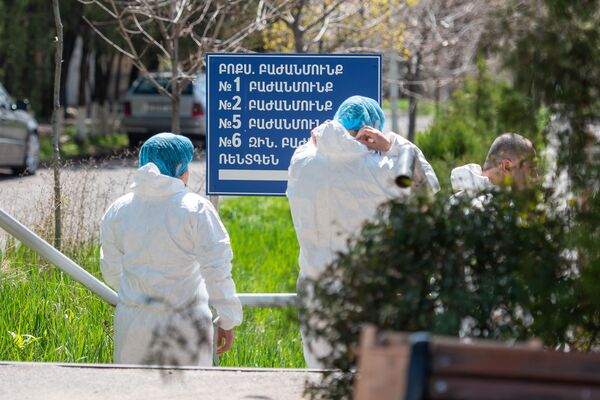 Когда дом лишь снится: директор инфекционки в Ереване раскрыл правду о вирусных буднях Когда дом лишь снится: директор инфекционки в Ереване раскрыл правду о вирусных буднях - Sputnik Армения