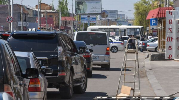 Пробка в Аргаванде из-за акции протеста водителей общественного транспорта (14 апреля 2020). Еревaн - Sputnik Արմենիա