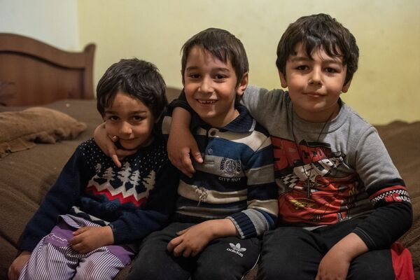 Խանութը միայն հաց է պարտքով տալիս. նախկին զինծառայողի ընտանիքը չգիտի` վաղը կուշտ կքնե՞ն Խանութը միայն հաց է պարտքով տալիս. նախկին զինծառայողի ընտանիքը չգիտի` վաղը կուշտ կքնե՞ն - Sputnik Արմենիա