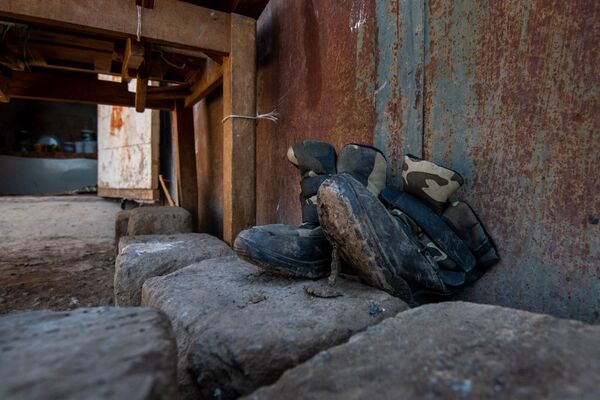 Խանութը միայն հաց է պարտքով տալիս. նախկին զինծառայողի ընտանիքը չգիտի` վաղը կուշտ կքնե՞ն Խանութը միայն հաց է պարտքով տալիս. նախկին զինծառայողի ընտանիքը չգիտի` վաղը կուշտ կքնե՞ն - Sputnik Արմենիա