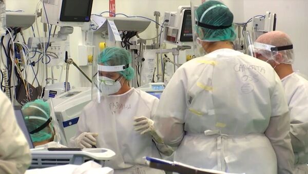 Российские врачи лечат итальянцев в Бергамо: пациенты выздоравливают - Sputnik Армения