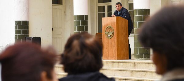 Кандидат в президенты Карабаха Араик Арутюнян во время предвыборной агитации (25 марта 2020). Гадрут Кандидат в президенты Карабаха Араик Арутюнян во время предвыборной агитации (25 марта 2020). Гадрут - Sputnik Արմենիա