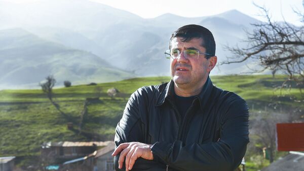 Кандидат в президенты Карабаха Араик Арутюнян во время предвыборной агитации (9 марта 2020). Карабах - Sputnik Արմենիա