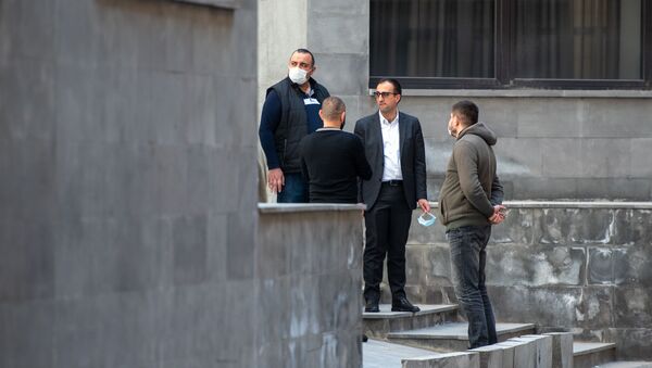 Министр здравоохранения Арсен Торосян посетил места изоляции граждан (15 апреля 2020). Еревaн - Sputnik Արմենիա