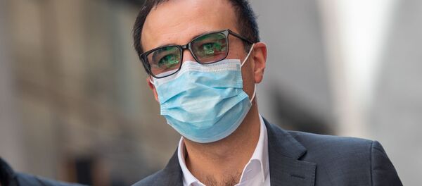 Министр здравоохранения Арсен Торосян посетил места изоляции граждан (15 апреля 2020). Еревaн Министр здравоохранения Арсен Торосян посетил места изоляции граждан (15 апреля 2020). Еревaн - Sputnik Արմենիա