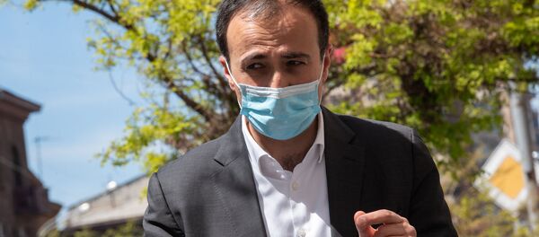 Министр здравоохранения Арсен Торосян посетил места изоляции граждан (15 апреля 2020). Еревaн - Sputnik Արմենիա