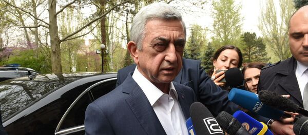 Третий президент Армении Серж Саргсян на заседании апрельской комиссии в парламенте (16 апреля 2020). Еревaн - Sputnik Армения