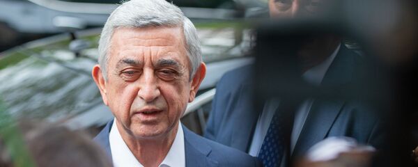 Третий президент Армении Серж Саргсян на заседании апрельской комиссии в парламенте (16 апреля 2020). Еревaн Третий президент Армении Серж Саргсян на заседании апрельской комиссии в парламенте (16 апреля 2020). Еревaн - Sputnik Արմենիա