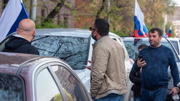 Протест армян, граждан РФ, у российского посольства (16 апреля 2020). Еревaн - Sputnik Армения
