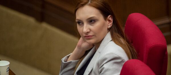 Министр культуры Лилит Макунц на заседании Национального собрания (16 апреля 2020). Еревaн - Sputnik Армения