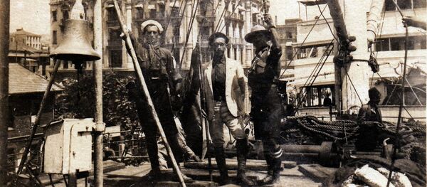 Оник Еазмачян, Ваан Чераз и Тигран Хоян прибывают в Армению из Константинополя Оник Еазмачян, Ваан Чераз и Тигран Хоян прибывают в Армению из Константинополя - Sputnik Արմենիա