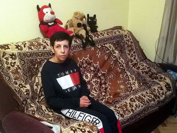 «Մեր վարչապետն էլ է լրագրող»․ 10-ամյա Հակոբն ուզում է՝ մայրն այլևս չլացի, չոր բարձին քնեն «Մեր վարչապետն էլ է լրագրող»․ 10-ամյա Հակոբն ուզում է՝ մայրն այլևս չլացի, չոր բարձին քնեն - Sputnik Արմենիա