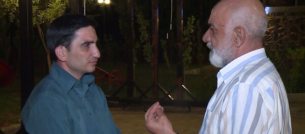 Наири Охикян беседует с Ади Гюмушем - Sputnik Արմենիա