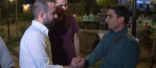 Наири Охикян беседует с армянами из Диярбакыра - Sputnik Армения