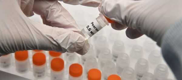 Колбы с реагентами для экспресс-тестов на коронавирус в лаборатории Колбы с реагентами для экспресс-тестов на коронавирус в лаборатории - Sputnik Արմենիա