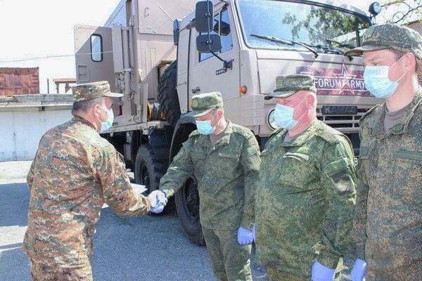 Полковник медслужбы Сатурян рассказал о работе с российскими коллегами - видео Полковник медслужбы Сатурян рассказал о работе с российскими коллегами - видео - Sputnik Армения