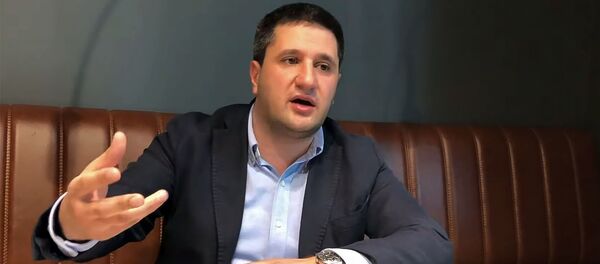 Кадр из видeообращения Айка Есаяна сотрудникам Ucom - Sputnik Արմենիա