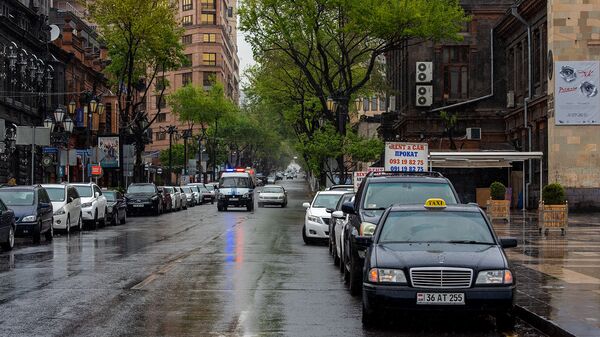 Улица Абовяна в дождливое утро - Sputnik Արմենիա